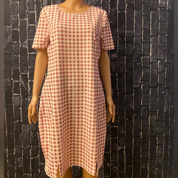 Plaid and Pretty - Picture 4 of 4